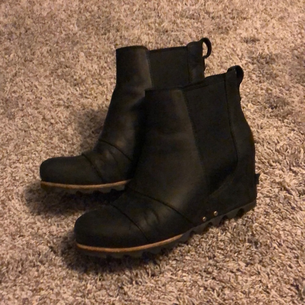Sorel Lea Wedge Booties ~ Black
